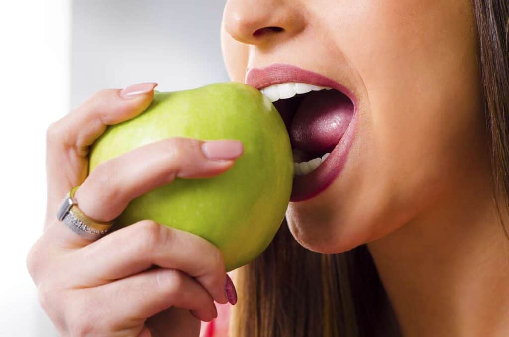 beneficio de comer manzanas